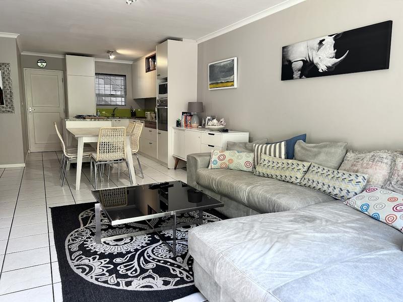 2 Bedroom Property for Sale in Oranjezicht Western Cape